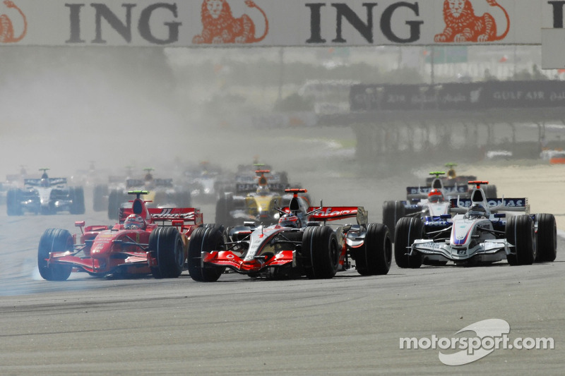 Start: Kimi Raikkonen, Scuderia Ferrari, F2007, Fernando Alonso, McLaren Mercedes, MP4-22 ve Nick Heidfeld, BMW Sauber F1 Team, F3.07