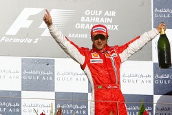 Podium: le vainqueur de la course Felipe Massa
