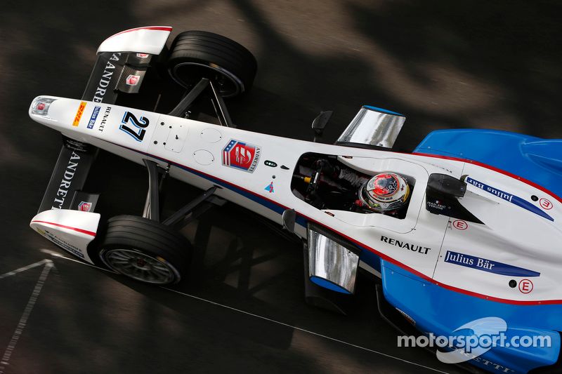 Per Andretti si tratta di un ritorno alle origini dal punto di vista cromatico: il bianco era il colore predominante nella stagione 14-15