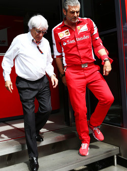 Bernie Ecclestone et Maurizio Arrivabene, Ferrari, Team Principal