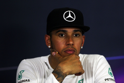 Льюис Хэмилтон, Mercedes AMG F1 на пресс-конференции FIA