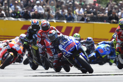 Départ : Jorge Lorenzo, Yamaha Factory Racing mène