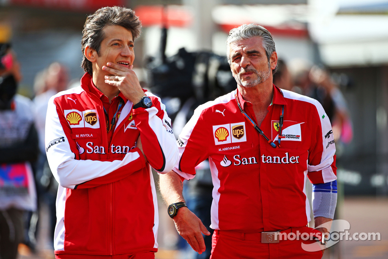 (L naar R): Massimo Rivola, Ferrari Sportief directeur met Maurizio Arrivabene, Ferrari teambaas