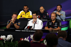 Coletiva de Imprensa da FIA: Cyril Abiteboul, Diretor da Renault Sport F1, Franz Tost, Chefe da Scuderia Toro Rosso, Paul Hembery, Diretor da Pirelli Motorsport, Christian Horner, Chefe da Red Bull Racing Team e Toto Wolff, Mercedes AMG F1