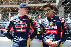 (De izquierda a derecha): Max Verstappen, Scuderia Toro Rosso con Carlos Sainz Jr., Scuderia Toro Ro