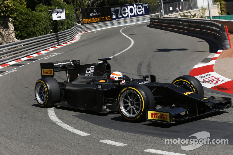 Martin Brundle menjajal mobil GP2 berpelek 18 inci