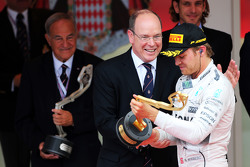 Le vainqueur Nico Rosberg, Mercedes AMG F1