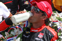 Vencedor da corrida Juan Pablo Montoya, Team Penske Chevrolet