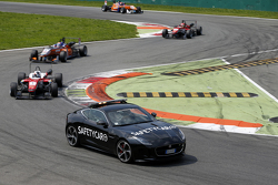 Felix Rosenqvist, Prema Powerteam Dallara Mercedes-Benz y Santino Ferrucci, Mücke MotorsportDallara