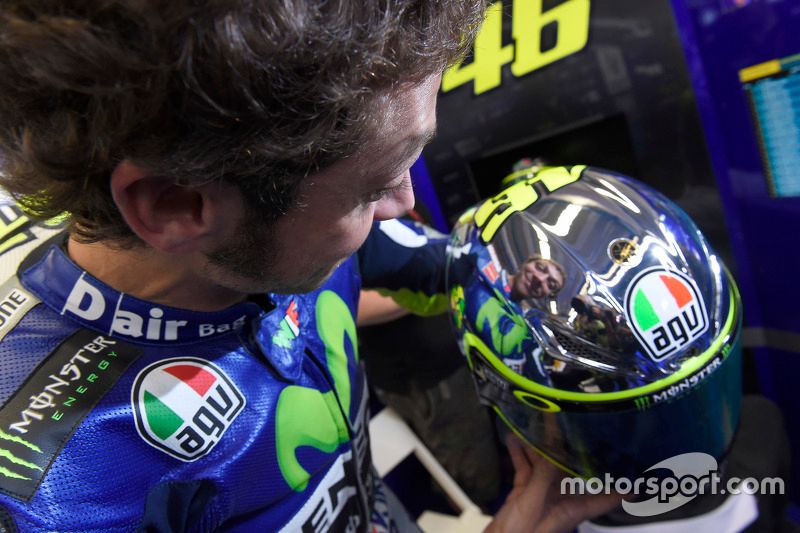 Diseño del casco de Valentino Rossi, de Yamaha Factory Racing para el 2015 Gran Premio de Italia en Mugello
