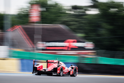 #17 Porsche Team Porsche 919 Hybrid: Тимо Бернхард, Марк Уэббер, Фредерик Маковецки, Брендон Хартли