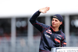 Max Verstappen, Scuderia Toro Rosso, tijdens de rijdersparade