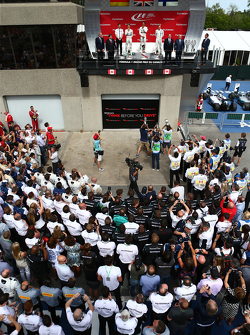 Podio: Primer lugar, Lewis Hamilton, Mercedes AMG F1 W06, Segundo puesto de Nico Rosberg, de Mercede