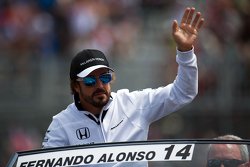 Фернандо Алонсо, McLaren на параде пилотов