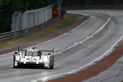 #19 Porsche Team Porsche 919 Hybrid : Nico Hulkenberg, Nick Tandy, Earl Bamber