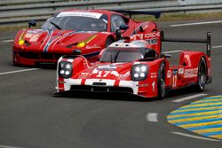 #17 Porsche Team Porsche 919 Hybrid: Timo Bernhard, Mark Webber, Brendon Hartley