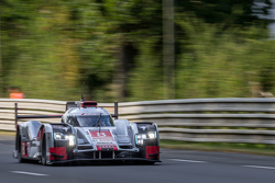 #8 Audi Sport Team Joest Audi R18 e-tron quattro: Лукас ди Грасси, Лоик Дюваль, Оливер Джарвис