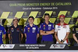 Maverick Viñales, del equipo Suzuki MotoGP y Marc Márquez, Repsol Honda Team y Jorge Lorenzo y Valen