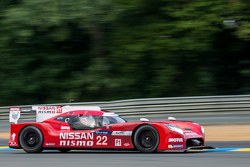 日产车队22号日产GT-R LM NISMO:哈里·廷克内尔、阿历克斯·邦科姆、迈克尔·克鲁姆