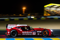 #22 Nissan Motorsports, Nissan GT-R LM NISMO: Harry Tincknell, Alex Buncombe, Michael Krumm