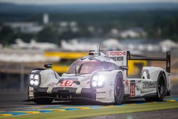 #19 Porsche Team Porsche 919 Hybrid: Nico Hulkenberg, Nick Tandy, Earl Bamber