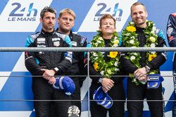 Pódio LMGT Am: second place #77 Dempsey Proton Competition Porsche 911 RSR: Patrick Dempsey, Patrick Long, Marco Seefried