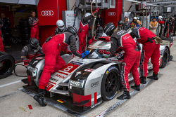 #8 Audi Sport Team Joest Audi R18 e-tron quattro: Lucas di Grassi, Loic Duval, Oliver Jarvis