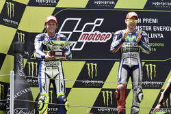 Le deuxième, Valentino Rossi avec le vainqueur, Jorge Lorenzo, Yamaha Factory Racing