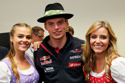 Max Verstappen, Scuderia Toro Rosso avec des Formula Unas