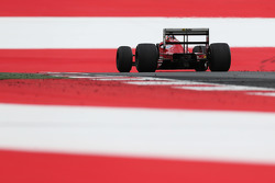 Gerhard Berger, Ferrari F1/87-88C, bei der Legendenparade