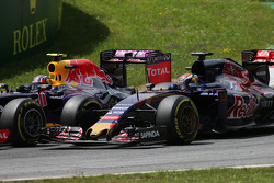 Daniil Kvyat, Red Bull Racing RB11 et Max Verstappen, Scuderia Toro Rosso STR10 en lutte pour une position