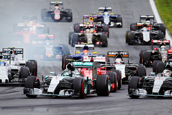 Start: Nico Rosberg, Mercedes AMG F1 Team leads