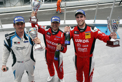 Il vincitore Jordi Gene, SEAT Leon, Craft Bamboo Racing LUKOIL, Il secondo classificato Pepe Oriola