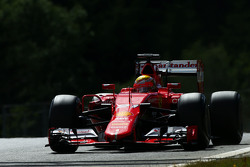Esteban Gutiérrez, Ferrari SF15-T piloto de pruebas y reserva
