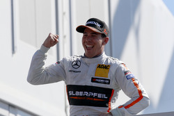 Le vainqueur Robert Wickens, HWA AG Mercedes-AMG C63 DTM