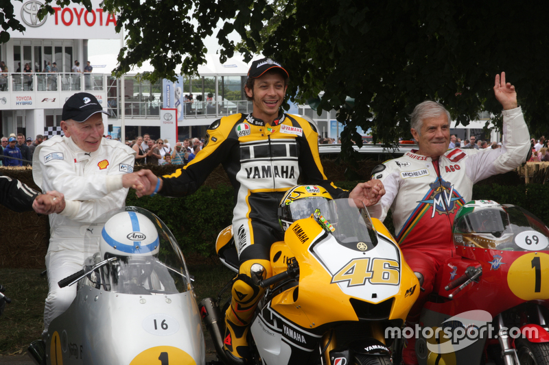 John Surtees, Valentino Rossi y Giacomo Agostini