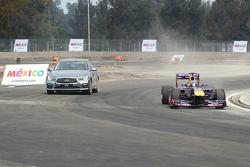 Daniel Ricciardo, Red Bull Racing testa o novo circuito do GP do México