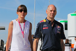 Эдриан Ньюи, технический директор Red Bull Racing со своей женой Мэриголд Ньюи