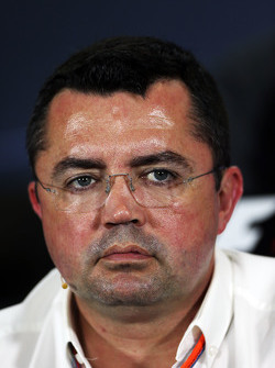 Эрик Булье, гоночный директор McLaren на пресс-конференции FIA