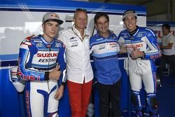 Maverick Viñales and Kevin Schwantz and Davide Brivio and Aleix Espargaro, Team Suzuki MotoGP