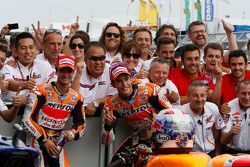 Segundo lugar, Dani Pedrosa y el ganador, Marc Márquez, Repsol Honda Team