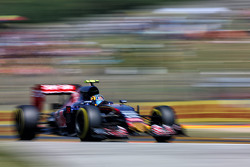 Карлос Сайнс мл., Scuderia Toro Rosso STR10