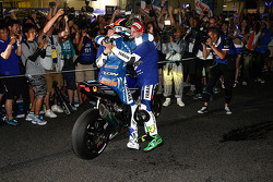 Ganadores de la carrera #21 Yamaha: Katsuyuki Nakasuga, Pol Espargaró, Bradley Smith