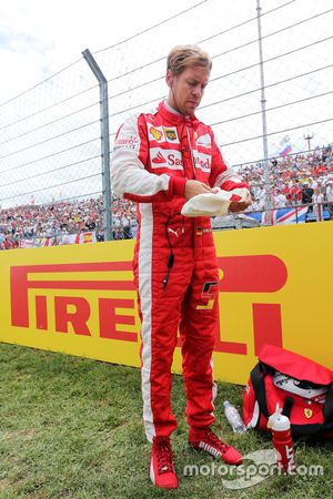 Sebastian Vettel, Ferrari on the grid