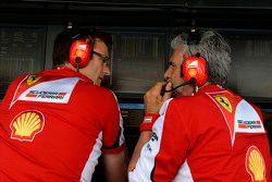 James Allison, director técnico de Ferrari, con Maurizio Arrivabene, Jefe de Ferrari