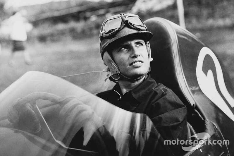 Maria Teresa de Filippis foi a primeira mulher a correr na F1. Entre as temporadas 1958 e 1959, ela tentou se classificar em 5 oportunidades, mas competiu em apenas três, conseguindo o 10º lugar na Bélgica em 58.