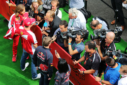 Кими Райкконен, Ferrari и Макс Ферстаппен, Scuderia Toro Rosso со СМИ