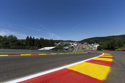 Visão da Eau Rouge