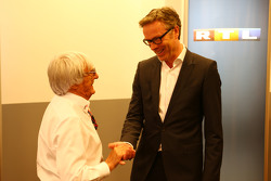 Bernie Ecclestone, et Frank Hoffmann, Directeur des Programmes de RTL Television annoncent une extension de contrat pour les saisons 2016-2017