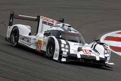 #18 Porsche Team Porsche 919 Hybrid: Romain Dumas, Neel Jani, Marc Lieb